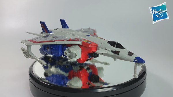 Power Of The Prime Starscream Voyager In Hand Look With Video And Screencaps 02 (2 of 50)